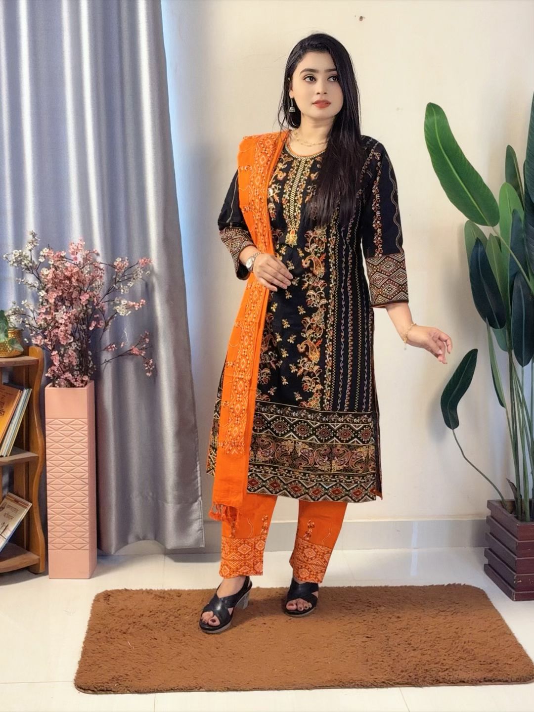 Boutique (3-Piece) - Image 3